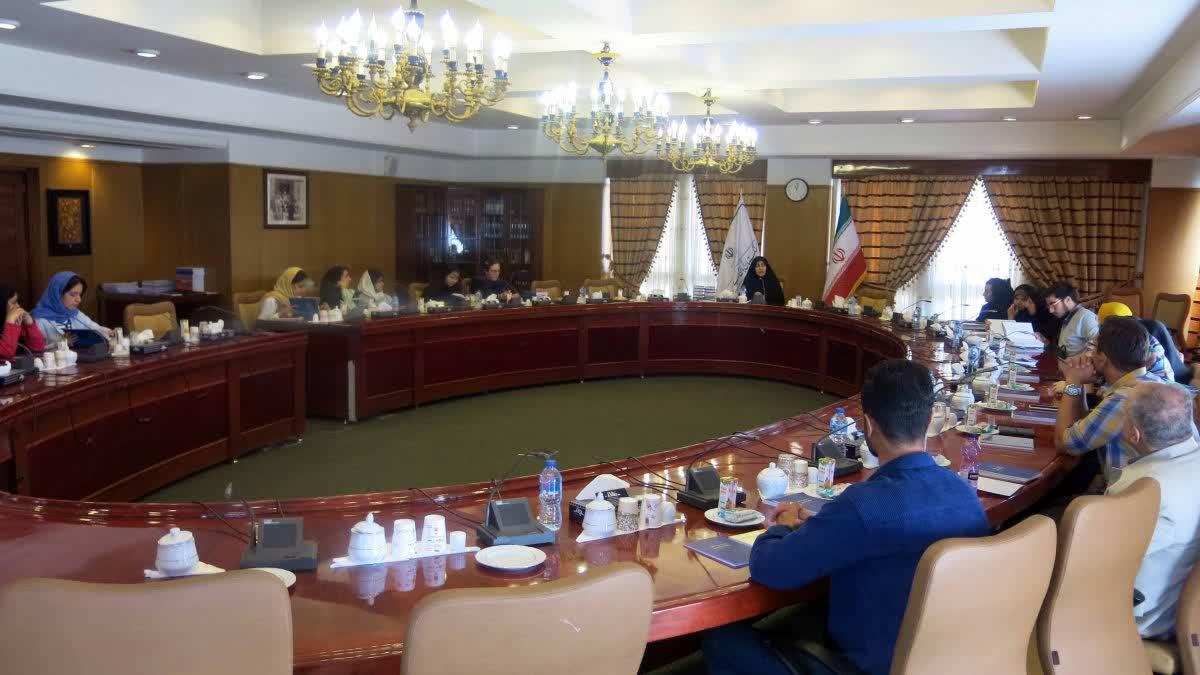 بازدید تعدادی از دانشجویان دانشکده ادبیات فارسی و زبانهای خارجی از فرهنگستان زبان و ادب فارسی