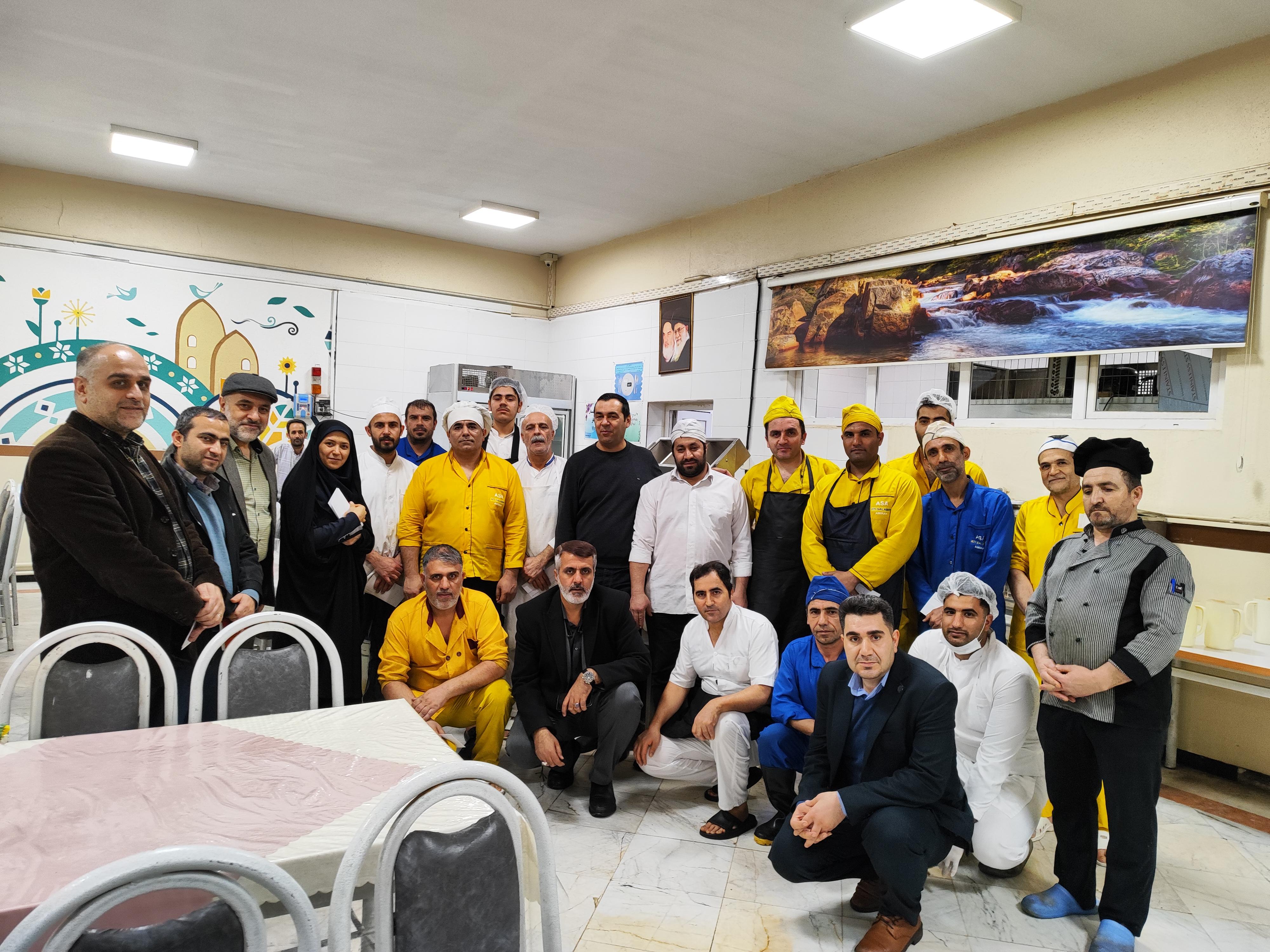 تقدیر از آقایان به مناسبت ولادت حضرت علی (ع) و روز پدر